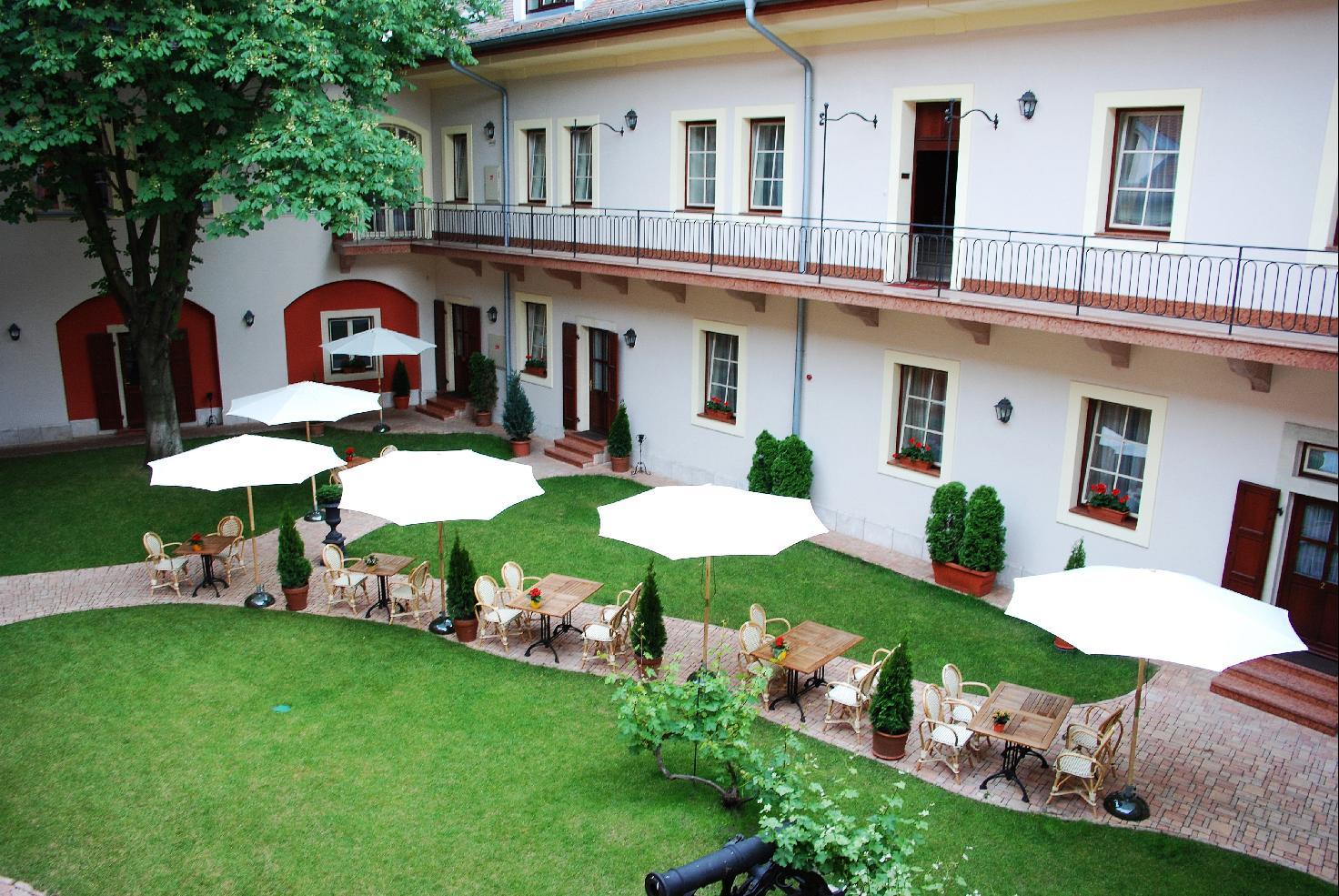 St. George Residence Budapest Luaran gambar